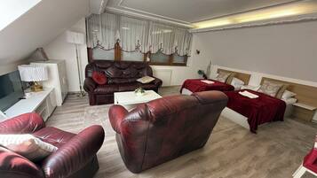 Caja de seguridad en la habitaciĂłn, wifi gratis y ropa de cama