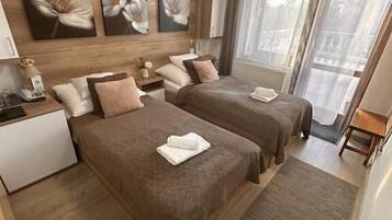 In-room safe, desk, laptop workspace, free WiFi