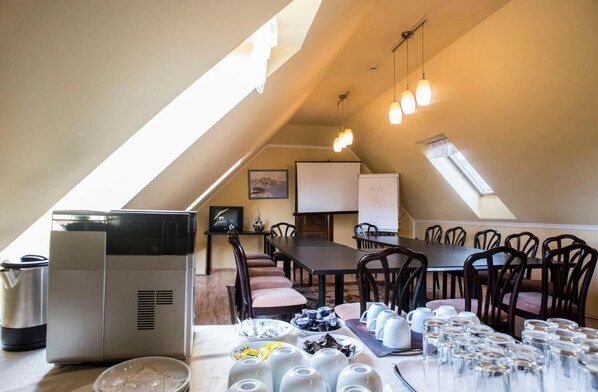 Dining - Le Rose Suites & Park Hotel Budapest (Budapest)