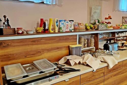 Daily buffet breakfast for a fee