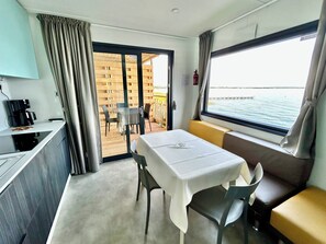 Deluxe Mobile Home, Lake View | Living area - Club del Sole Le Palme Lazise Family (Pacengo)