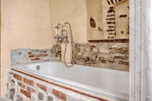 Romantische Suite, Stadtblick | Badezimmer