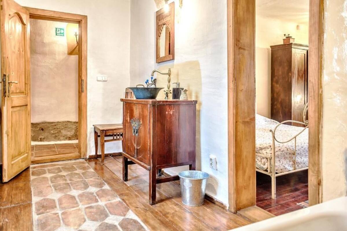 Romantische Suite, Stadtblick | Bügeleisen/Bügelbrett, kostenloses WLAN