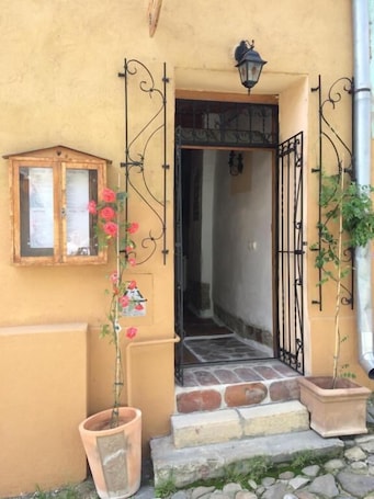 Exterior detail. Dominic Boutique Stradela Cetatii