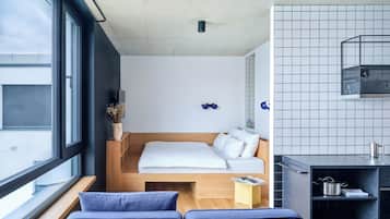 Design-Apartment, 1Â King-Bett | Hochwertige Bettwaren, Schreibtisch, laptopgeeigneter Arbeitsplatz