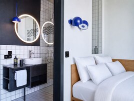 Ropa de cama de alta calidad y escritorio 
