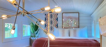 Charming Private Tiny Home in Atlanta  Cozy Quiet  & Well Located