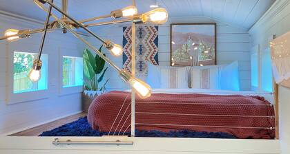 Charming Private Tiny Home in Atlanta Cozy Quiet & Well Located