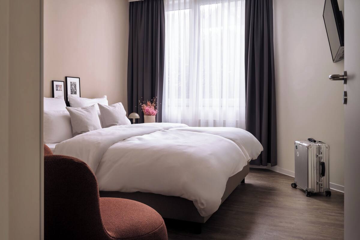 Tent, Courtyard View | Premium bedding, desk, laptop workspace, iron/ironing board