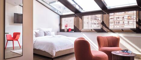 Deluxe Suite, Air conditioning | Premium bedding, desk, laptop workspace, iron/ironing board