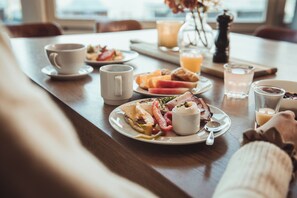 Free daily buffet breakfast - Quality Hotel The Book (Gothenburg)