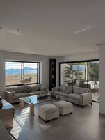 Villa, 2 habitaciones, fumadores, balcón | Sala de estar