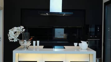 Villa, 2 Bedrooms, Smoking, Balcony | Bahagian dalam
