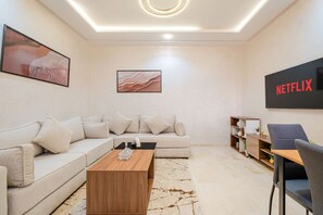 TV - New! 2BR Moderne Guéliz Centre, Gare & M-Avenue (Marrakesh)