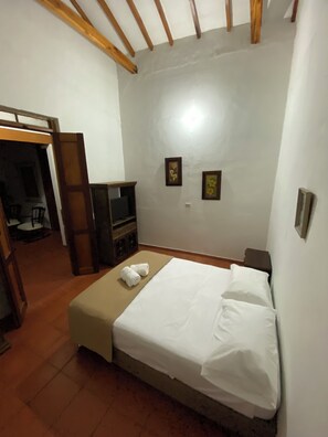 4 bedrooms, free WiFi, bed sheets, wheelchair access