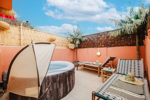 Outdoor spa tub - Riad - Jacuzzi & Breakfast 5min walk Jemaa El Fnaa (Marrakesh)