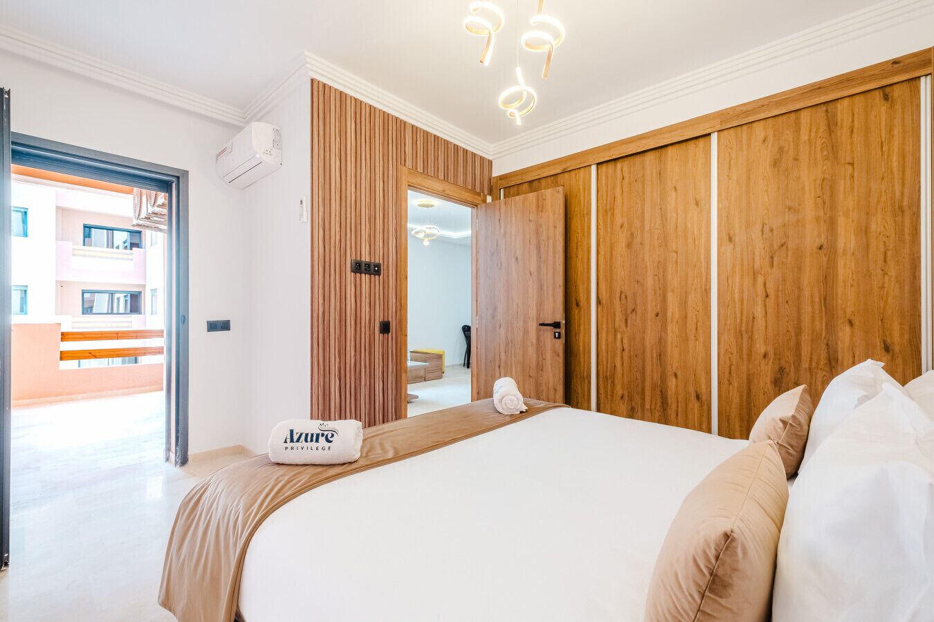 1 chambre, bureau, fer et planche à repasser, Wi-Fi