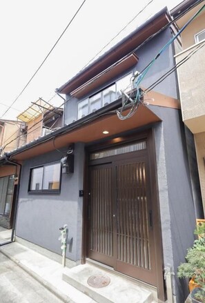 Exterior detail - ZenKyoto (Kyoto)