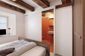 1 habitación, wifi y ropa de cama