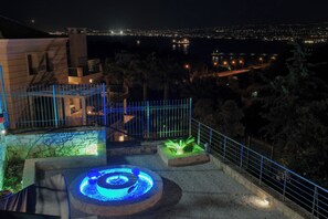 Outdoor spa tub - Viewtifull-Villas 2 – Private Pool, Playground & Panoramic Views Near Heraklion (CRETE)