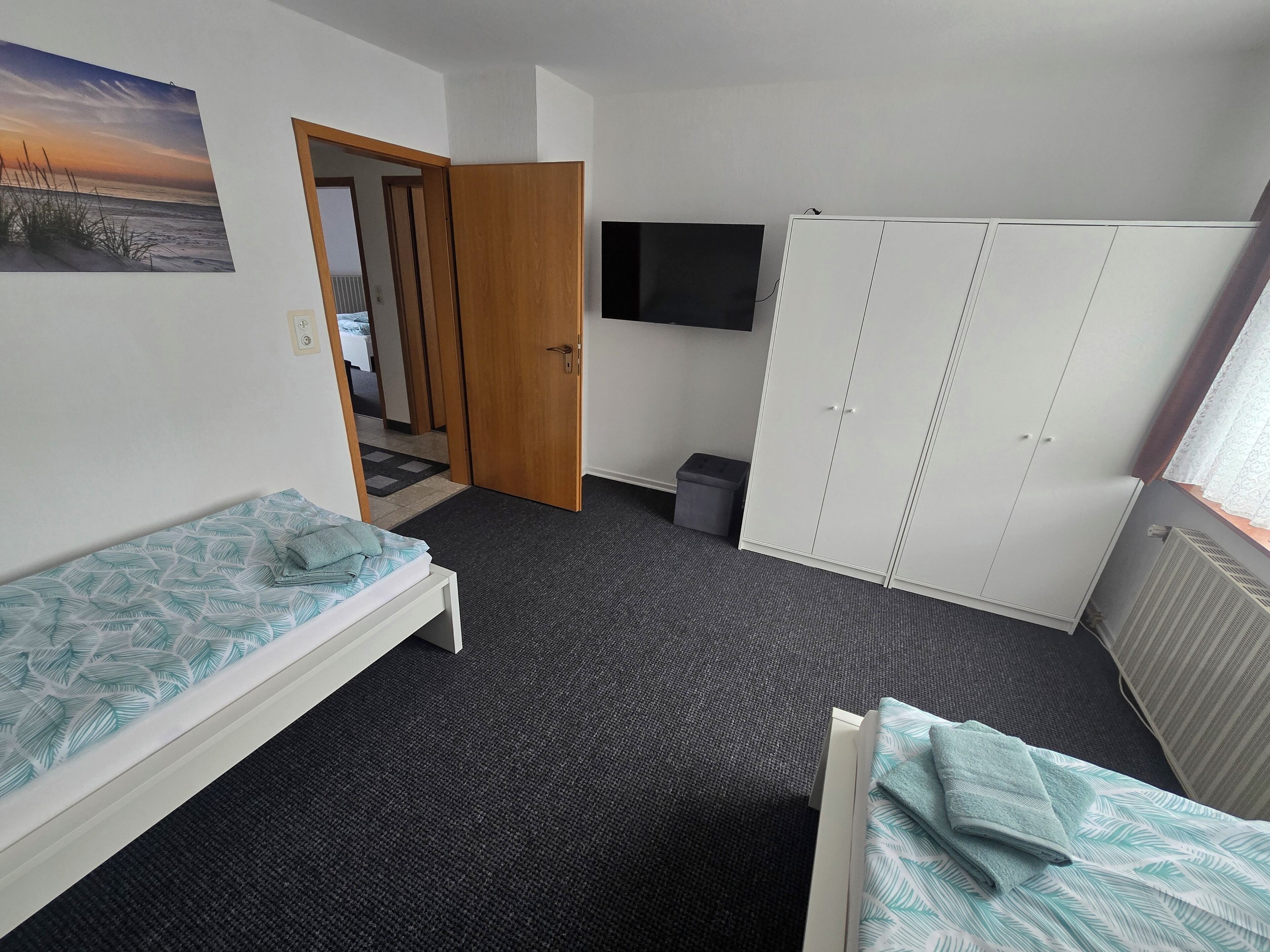 5 habitaciones, tabla de planchar con plancha y wifi gratis 