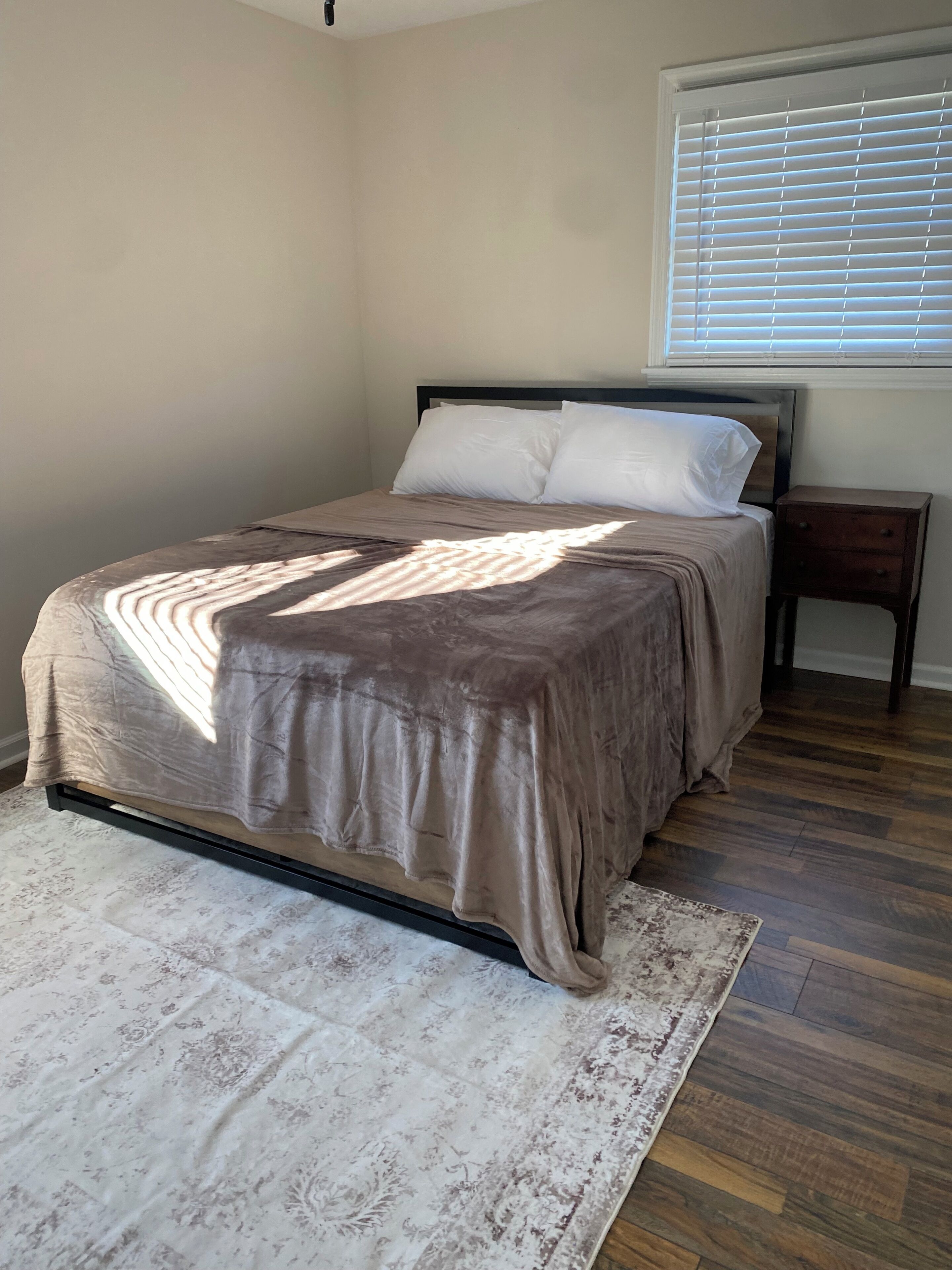 4 dormitorios, tabla de planchar con plancha, wifi gratis y ropa de cama