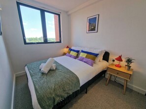 3 bedrooms, iron/ironing board, WiFi, bed sheets - 3 Bedroom Penthouse Roof Garden Parking Canal (Manchester)