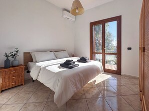 Iron/ironing board, travel cot, free WiFi, bed sheets - Olympics GUEST HOUSE (Catania)