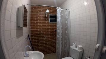 淋浴設備、提供毛巾、番梘、廁紙