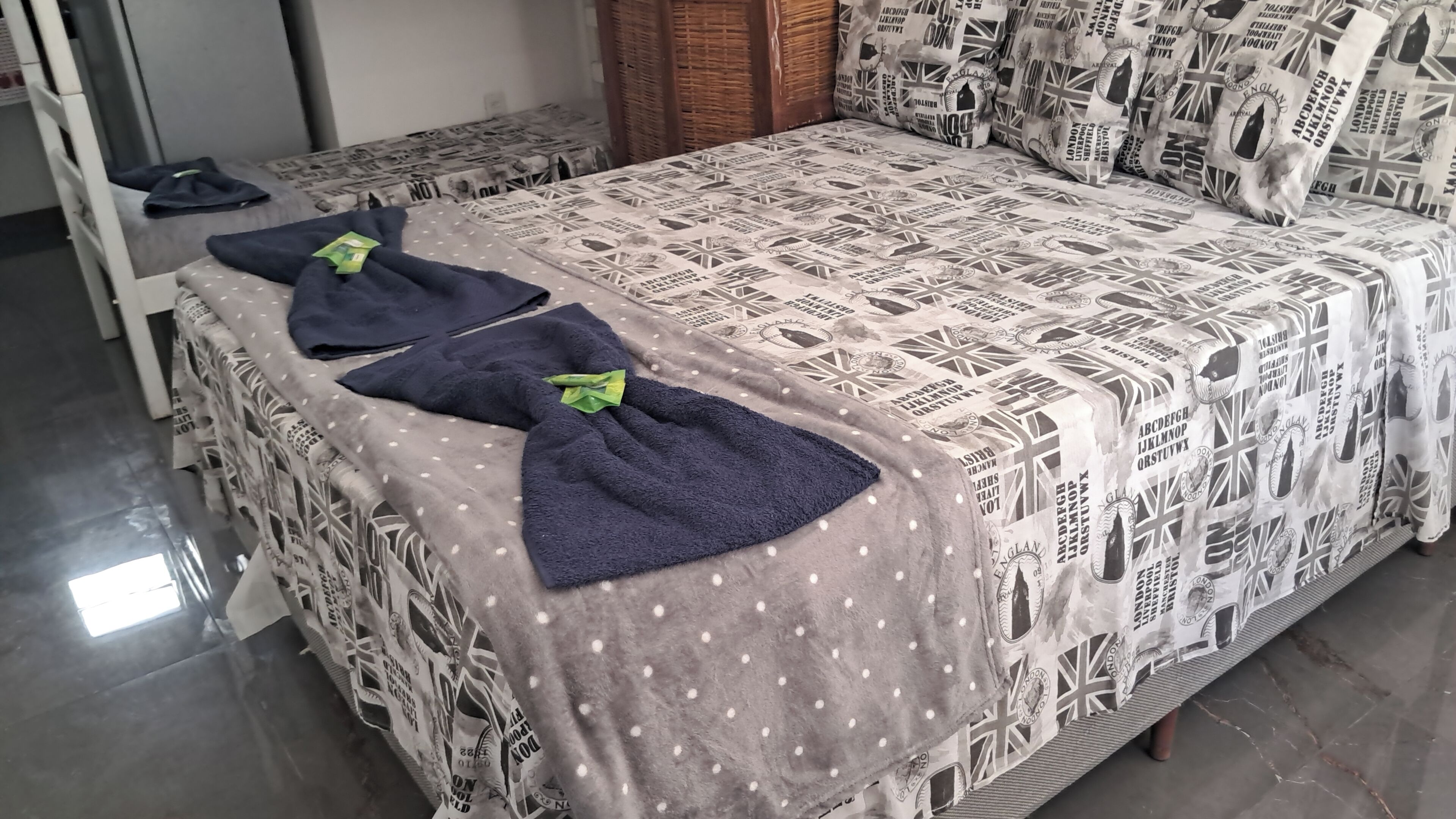 Iron/ironing board, WiFi, bed sheets