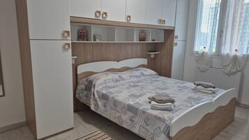 Bügeleisen/Bügelbrett, WLAN, Bettwäsche