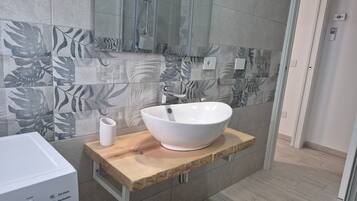 Doccia, asciugacapelli, asciugamani