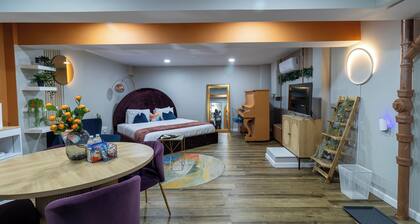 VIBES! Breakfast - Free Parking/Piano/King Bed