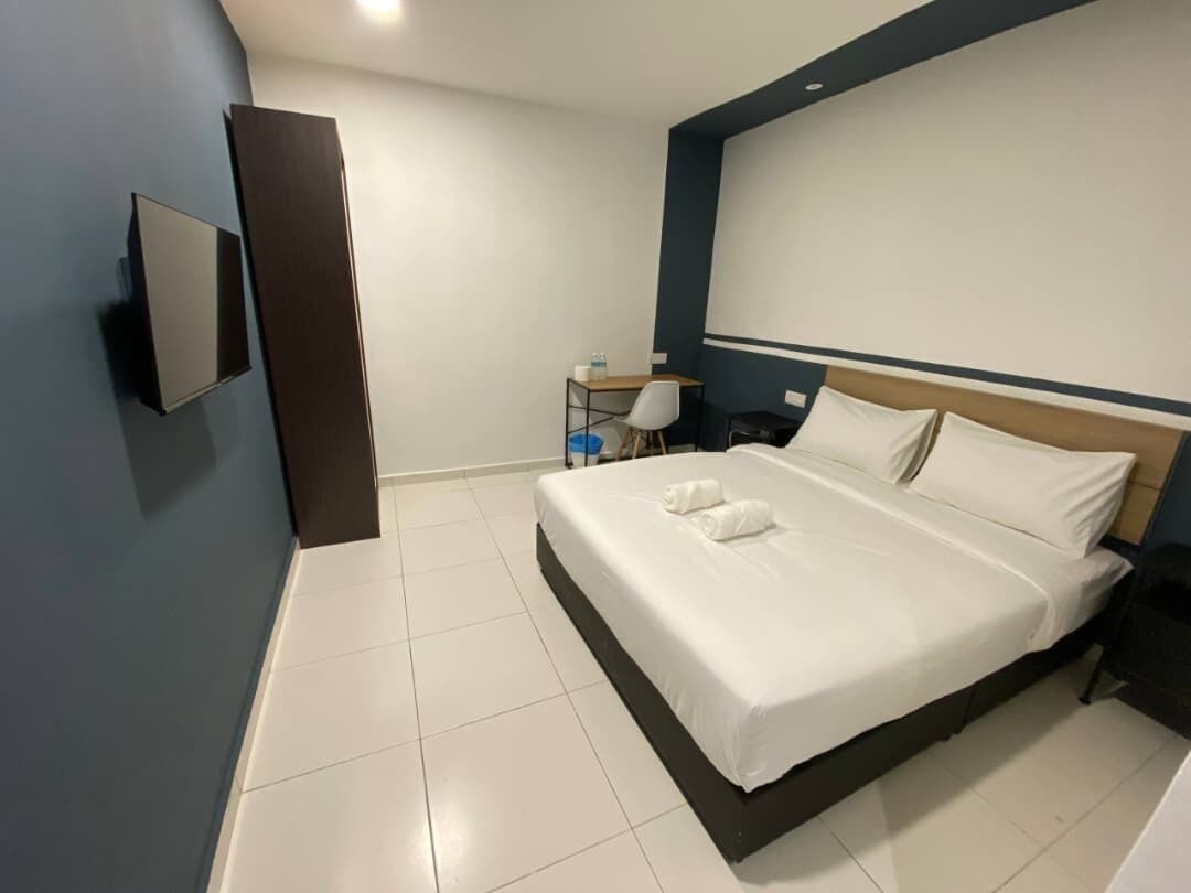 Habitació doble estàndard, 1 llit de matrimoni, no fumadors, bany privat | Escriptori, wifi gratuïta i roba de llit 