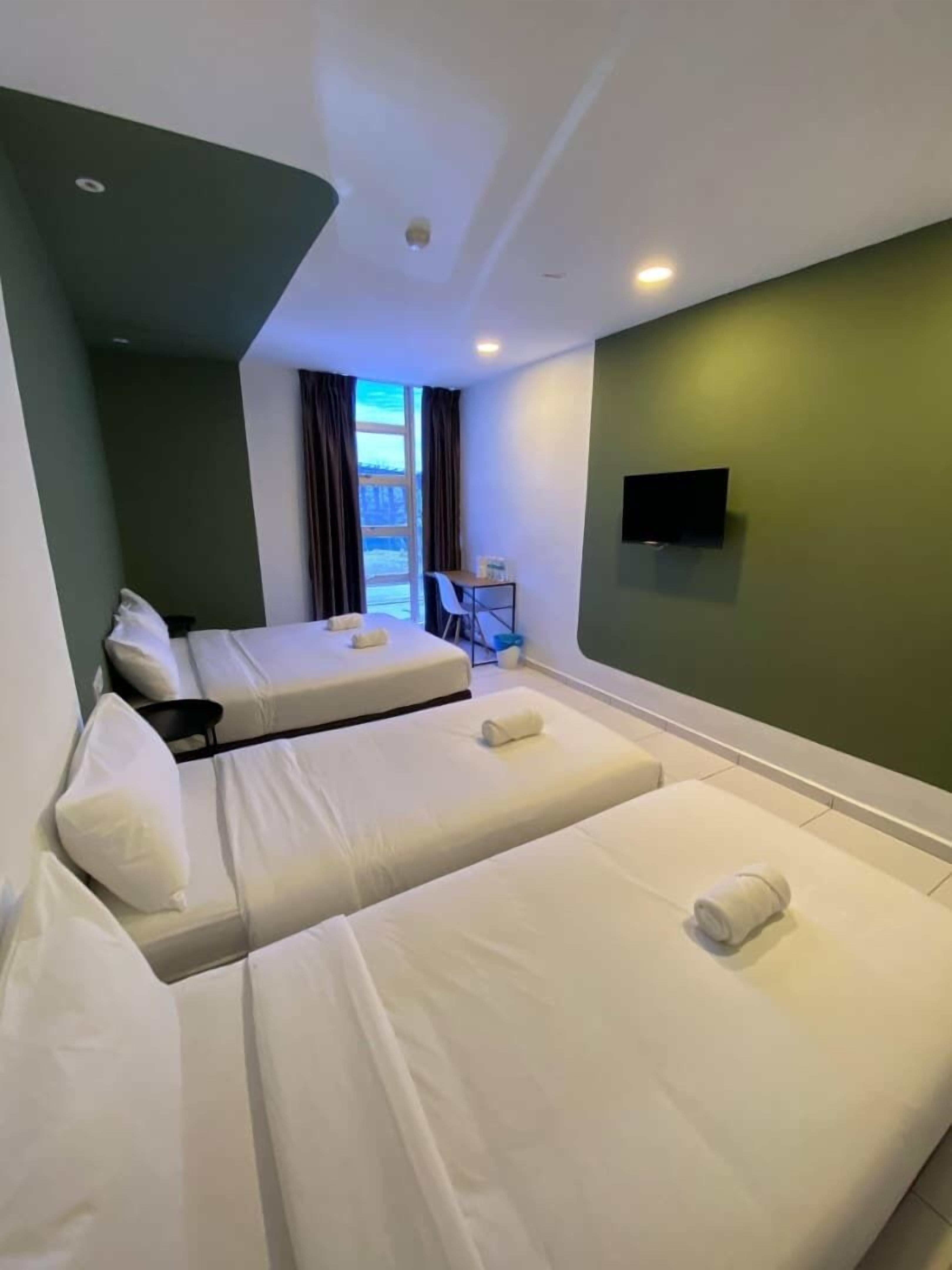 Habitació quàdruple familiar, no fumadors, bany privat | Escriptori, wifi gratuïta i roba de llit 
