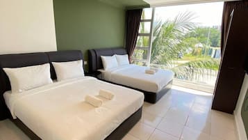 Kamar Quadruple Keluarga, Bebas Asap Rokok, kamar mandi pribadi | Meja kerja, Wi-Fi gratis, dan seprai linen