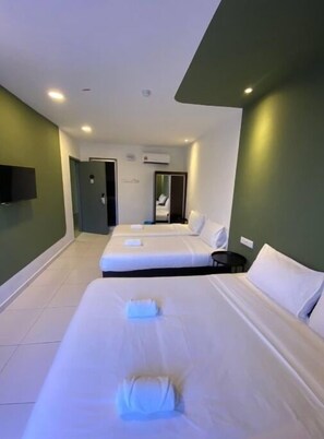 Desk, free WiFi - Hotel Double Star KLIA (Kota Warisan, Sepang)