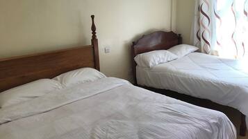 Deluxe Twin Room | Free WiFi, bed sheets