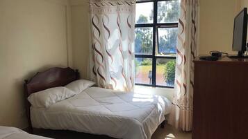 Deluxe Twin Room | Free WiFi, bed sheets
