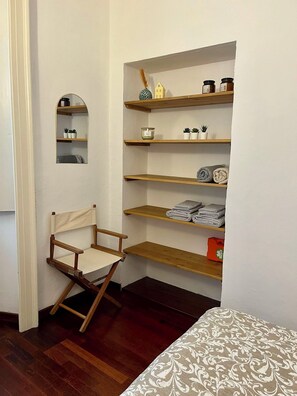 1 bedroom, iron/ironing board, WiFi, bed sheets - Vacation home in the heart of Lecco (Lecco)