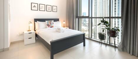 2 bedrooms, iron/ironing board, WiFi