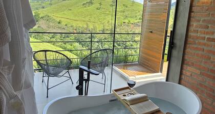 Exclusive Chalet for Two / Mantiqueira Mountains Beautiful View with Bathtub and Sauna