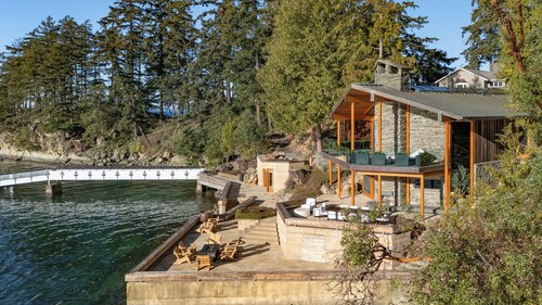 Chuckanut Point Villa 2 Bedroom by Gather: Waterfront w/ Dock, Terrace & Views