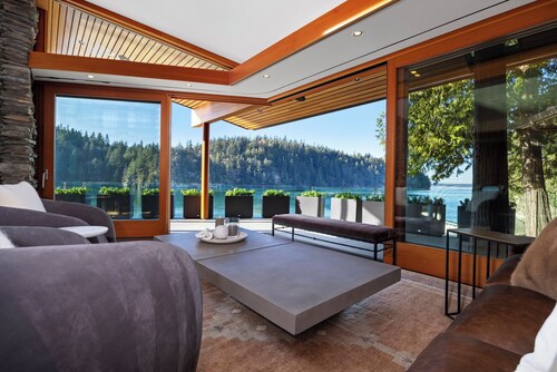 Chuckanut Point Villa 2 Bedroom by Gather: Waterfront w/ Dock, Terrace & Views