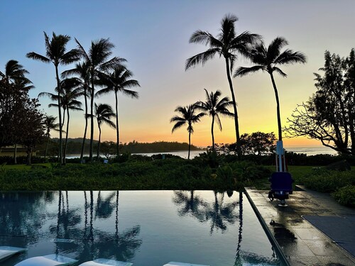 Bright North Shore Condo With Loft, Golf Views, and Resort Amenities