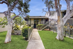 Exterior - Bright North Shore Condo With Loft, Golf Views, and Resort Amenities (Kahuku)