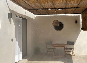 تناول الطعام بالخارج