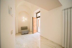 Luokittelematon kuva, 3 kautta 6, painike