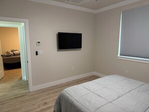 WiFi, bed sheets