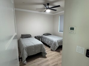 WiFi, bed sheets
